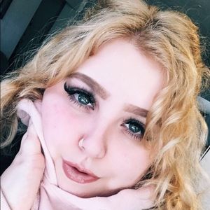 Meet your Posher, Candice